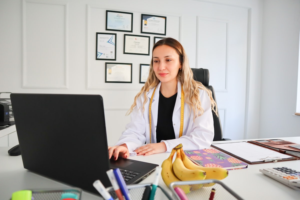 Nutritionist reviewing personalized plan with client